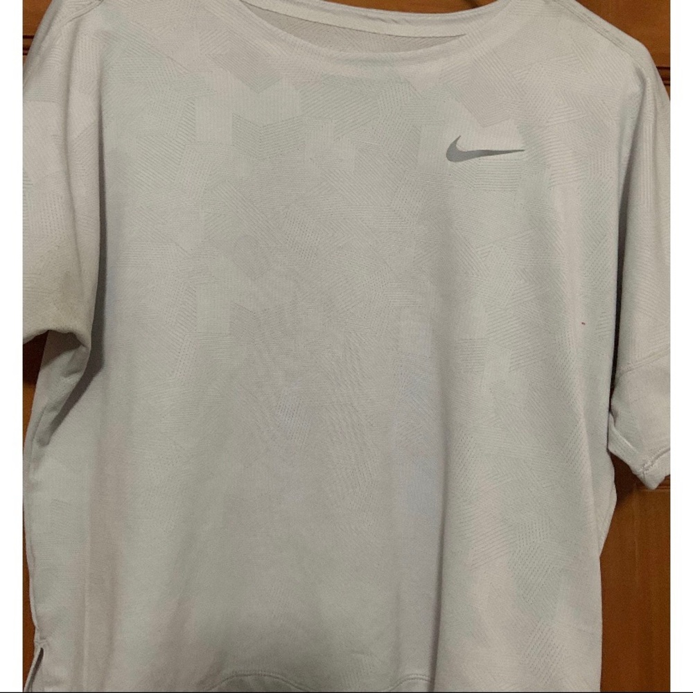 Nike Cropped Workout Top
